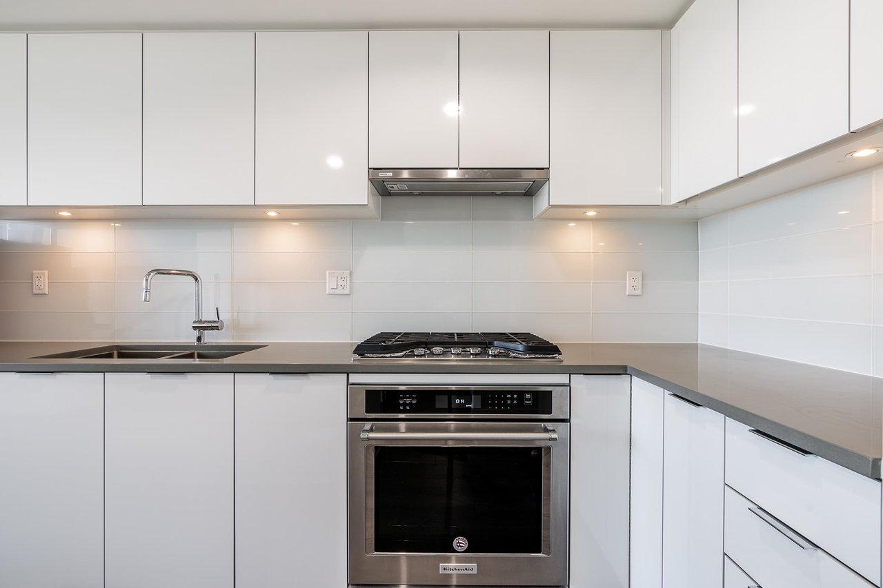 403-2388 Madison Ave
