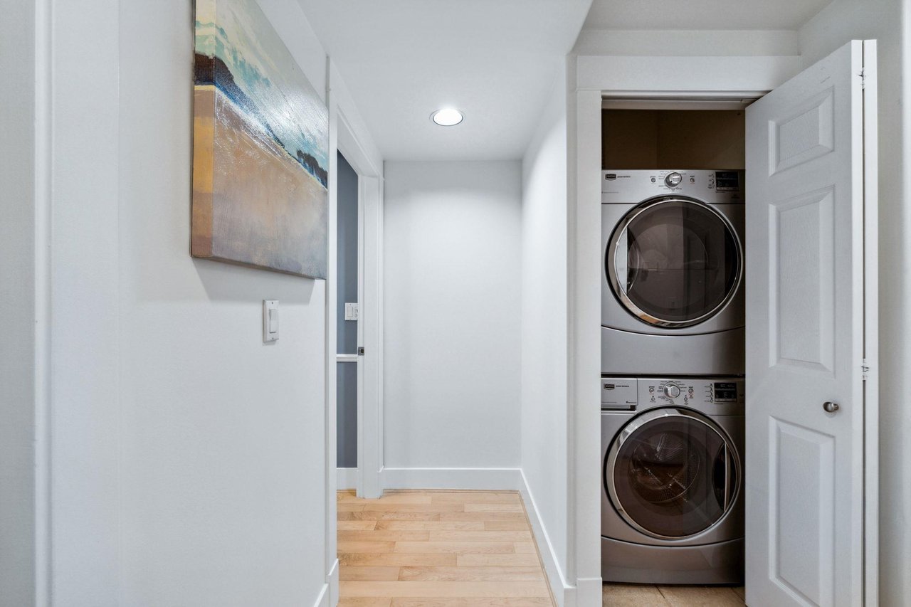 147 W 15th Ave
