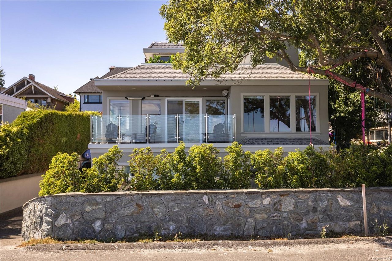 2378 Esplanade