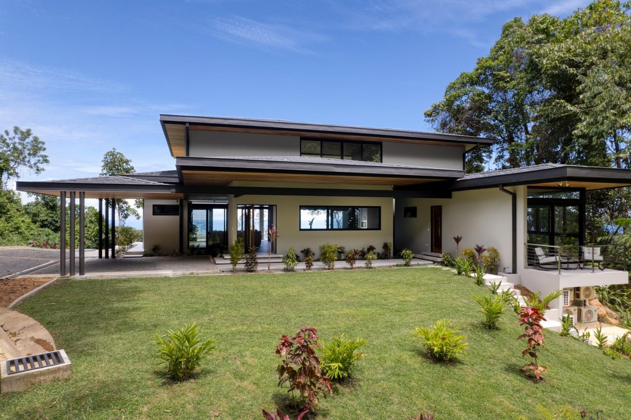 Secluded Tropical Modern Estate, Dominical, Puntarenas
