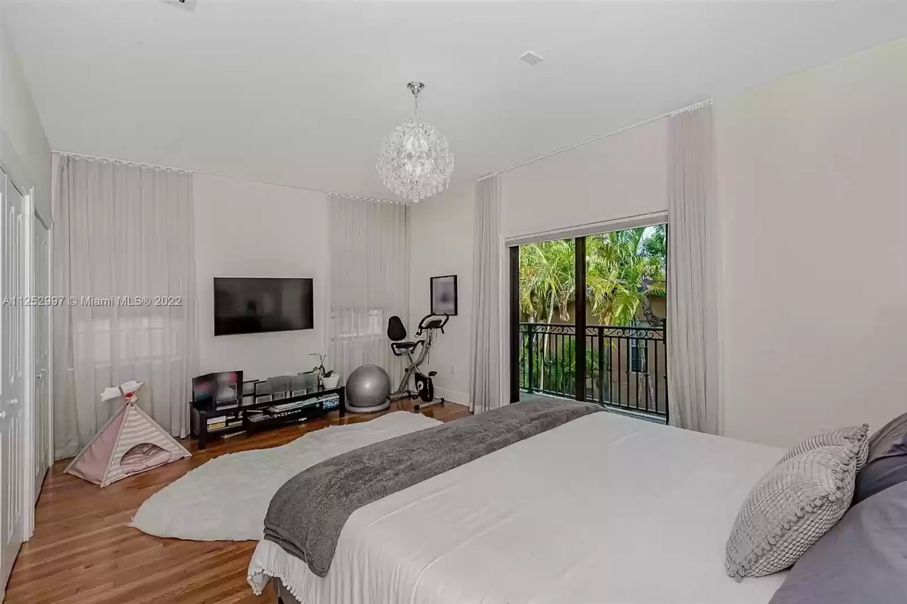 2929 Day Avenue