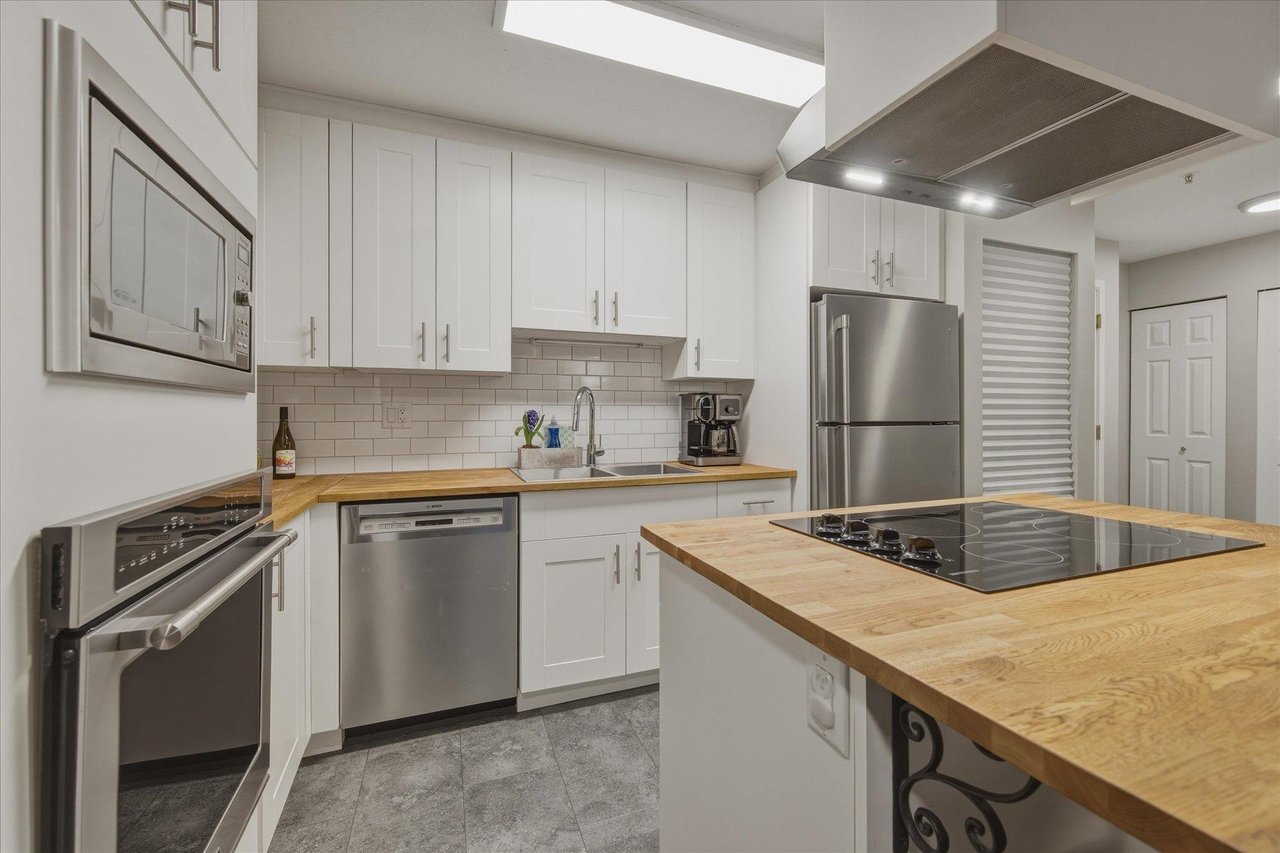 C102-40140 Willow Cres