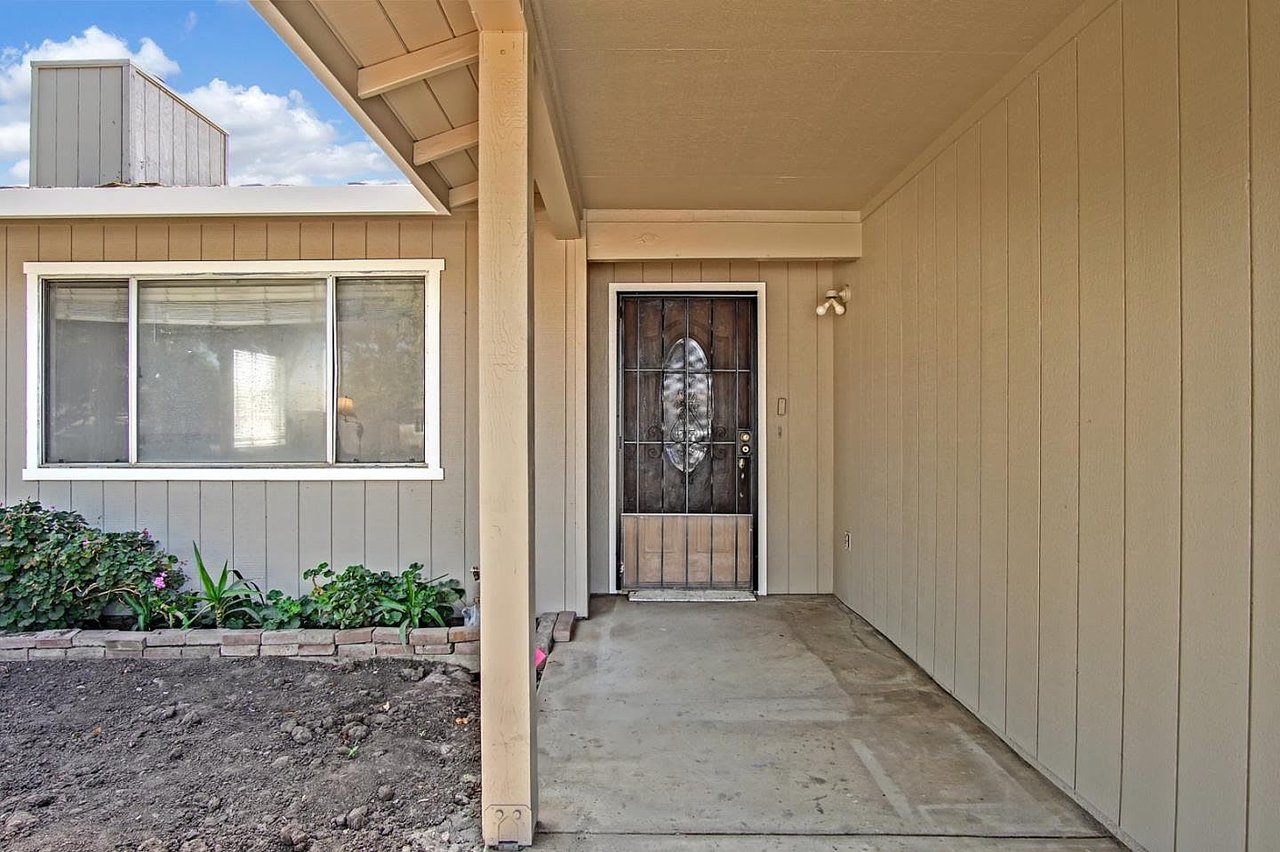 702 Colombard Cir