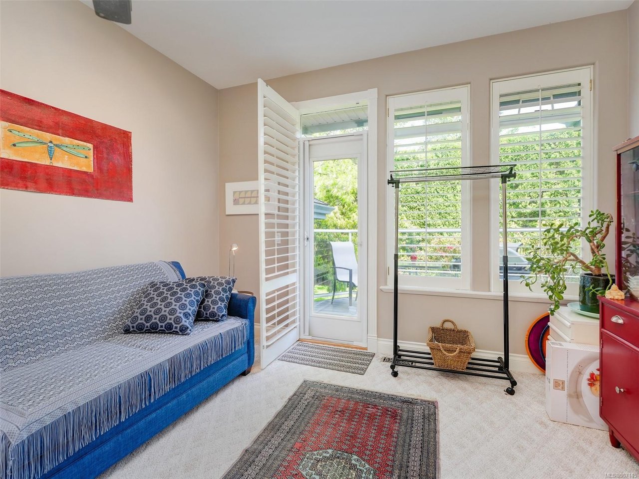 24-5187 Cordova Bay Rd