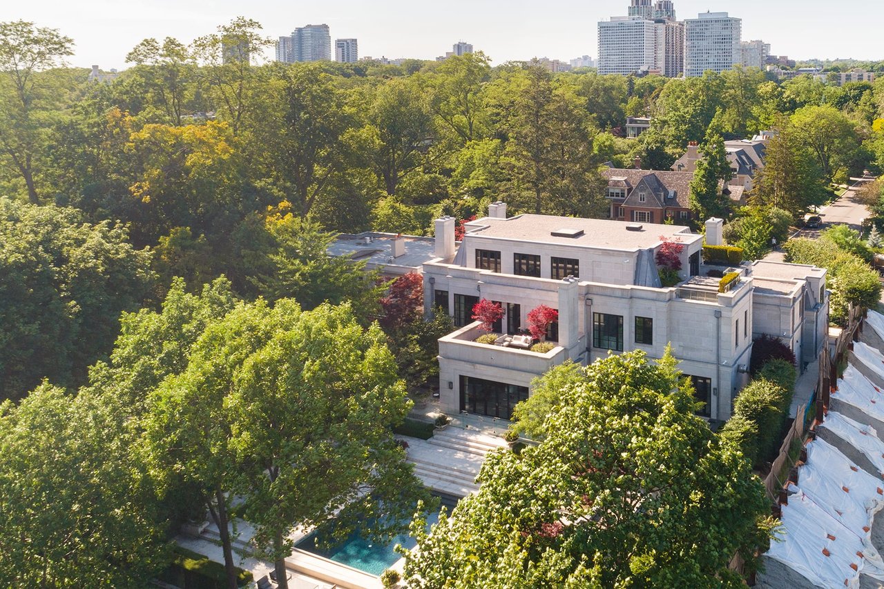 Casa Loma Estate