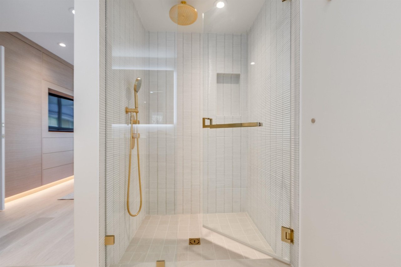 417-4557 Blackcomb Wy