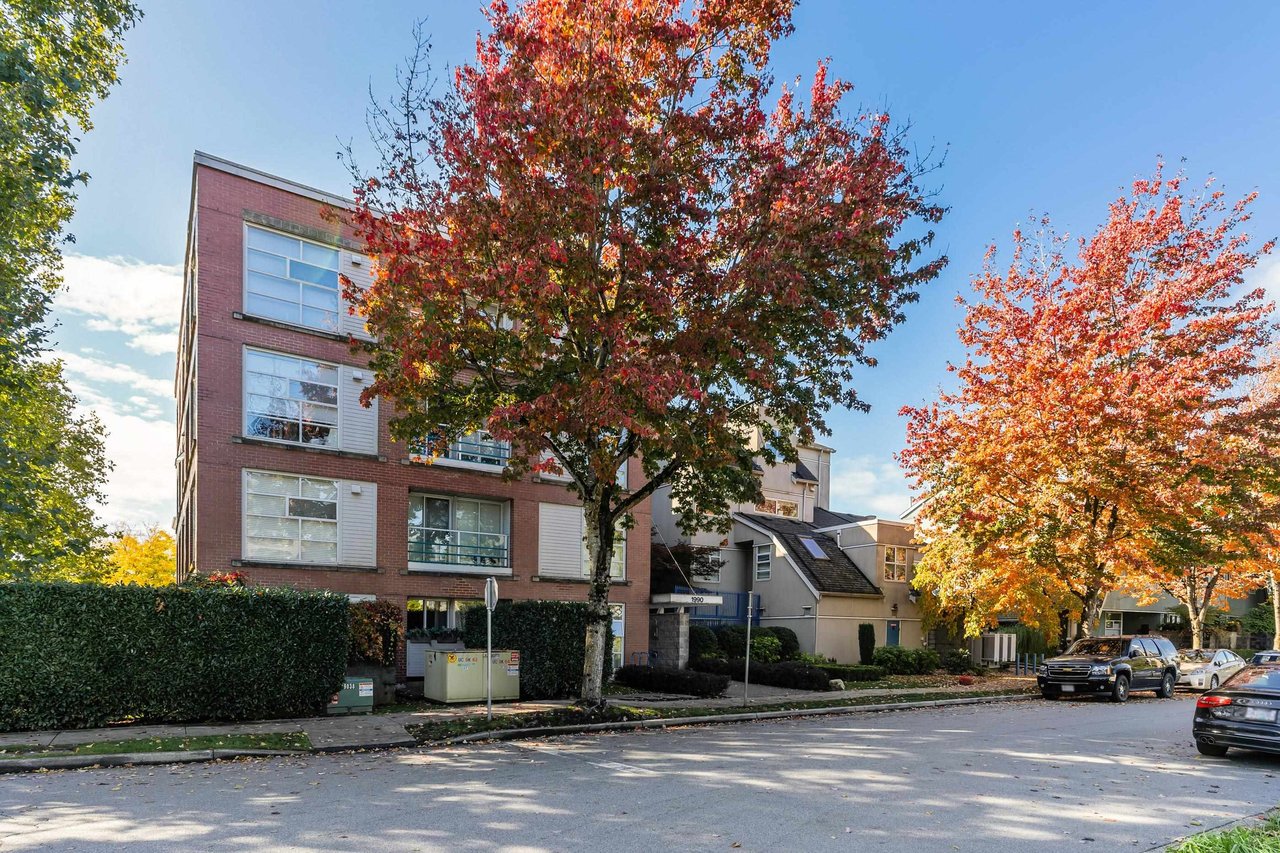 208-1990 E Kent Ave S Ave