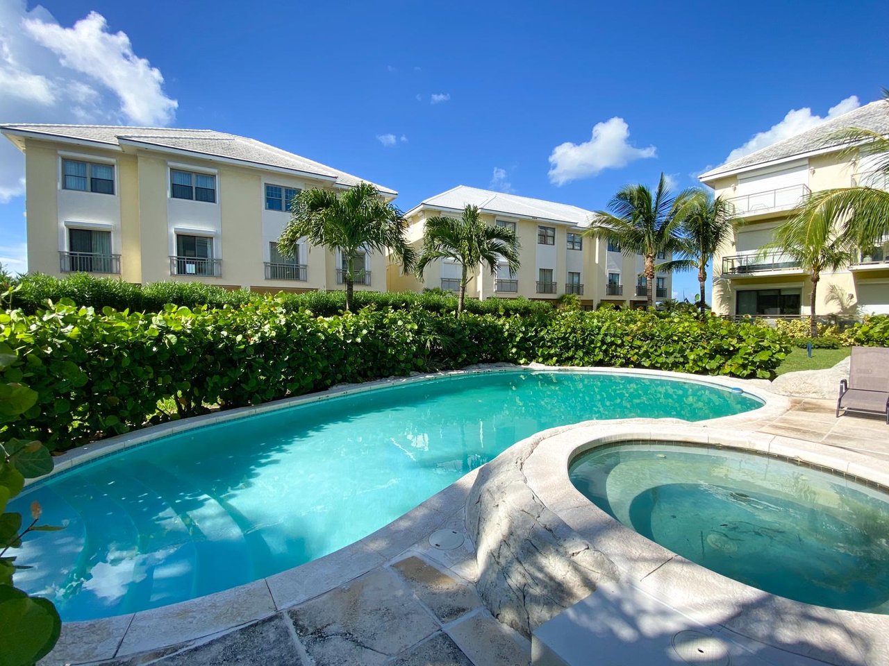 1008 Columbus Cove 