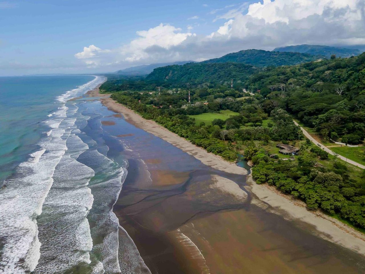 Dominical Beachfront Dream