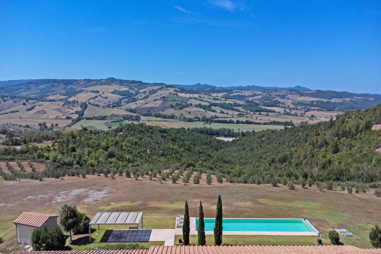 LA VOLTERRANA  “Wonderful property with swimming pool for sale in Volterra”