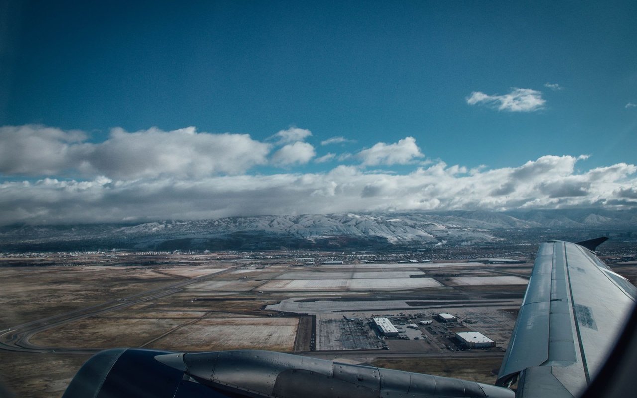 New jobs coming to South Denver and Colorado Springs! Amazon buys Colorado Springs Airport site for massive distribution center planning to employ 1000+ employees