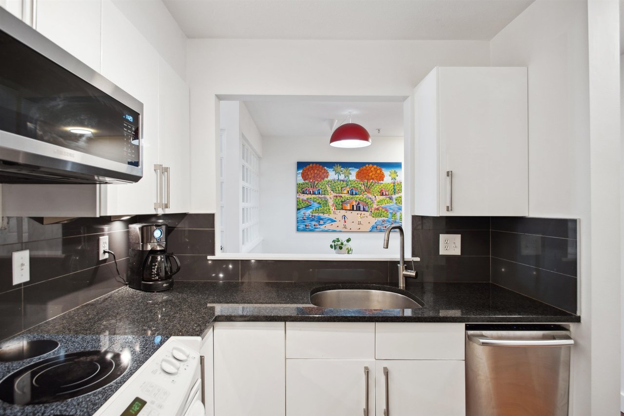 207-1333 W 7th Ave