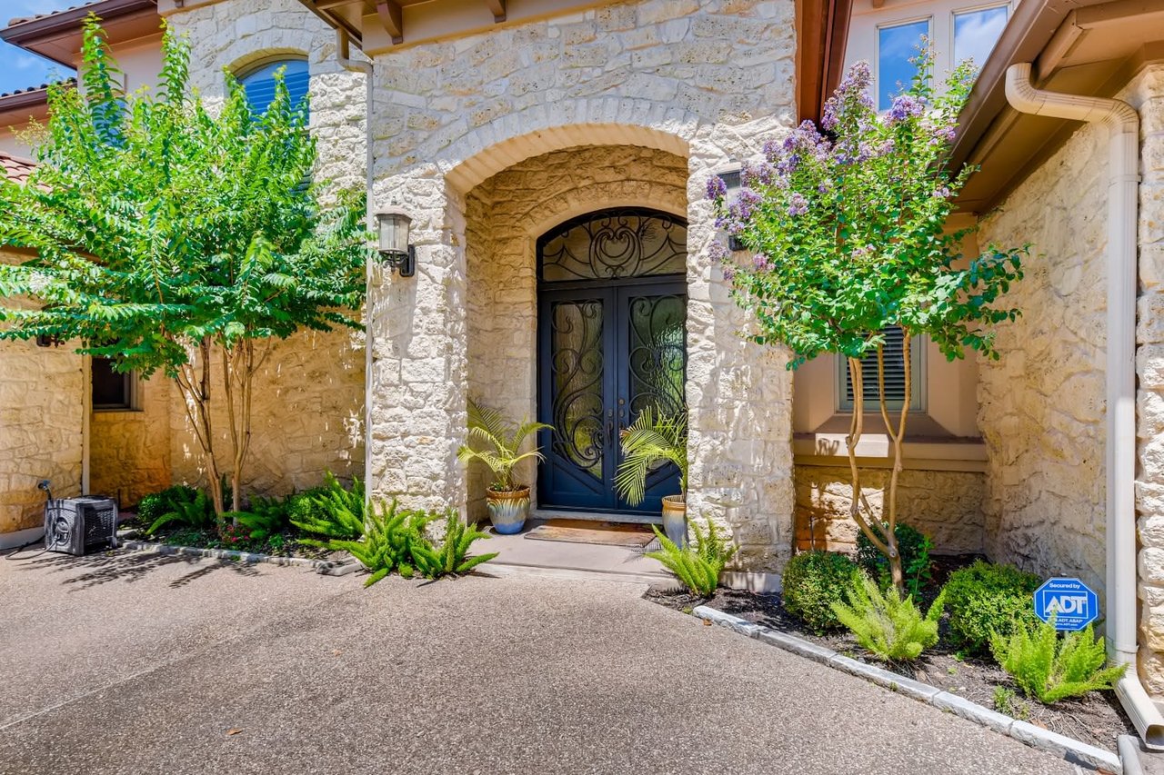 2213 Warbler Way