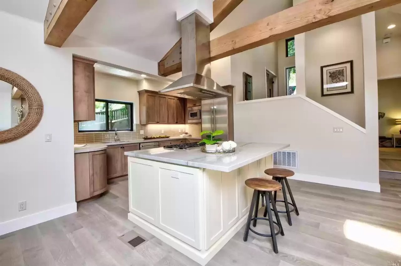 86 Fair Dr