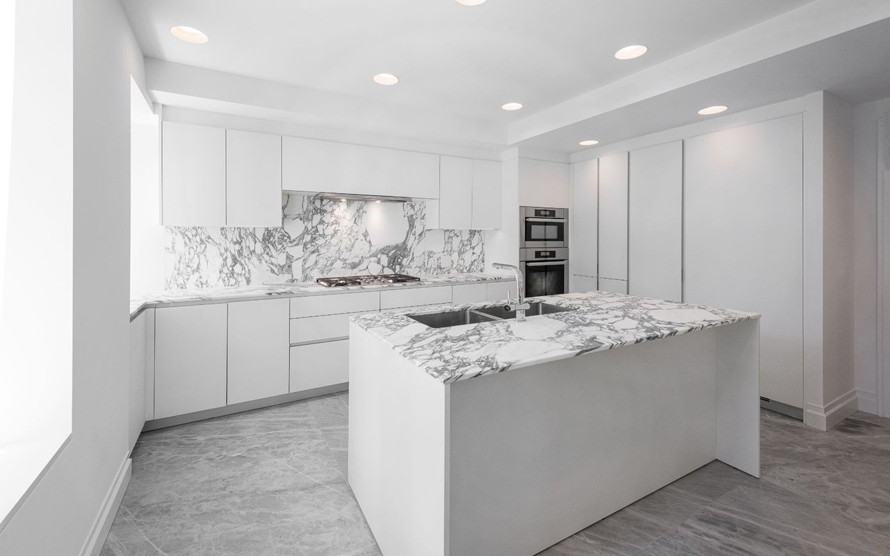 737 PARK Avenue Unit: 12E