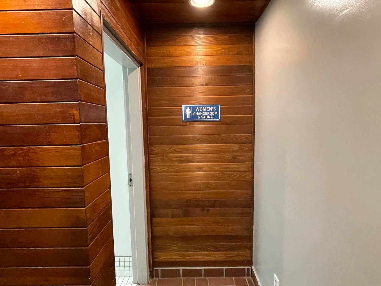 1402-3737 Bartlett Ct