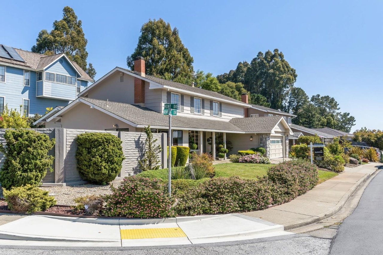 3096 Rivera Dr