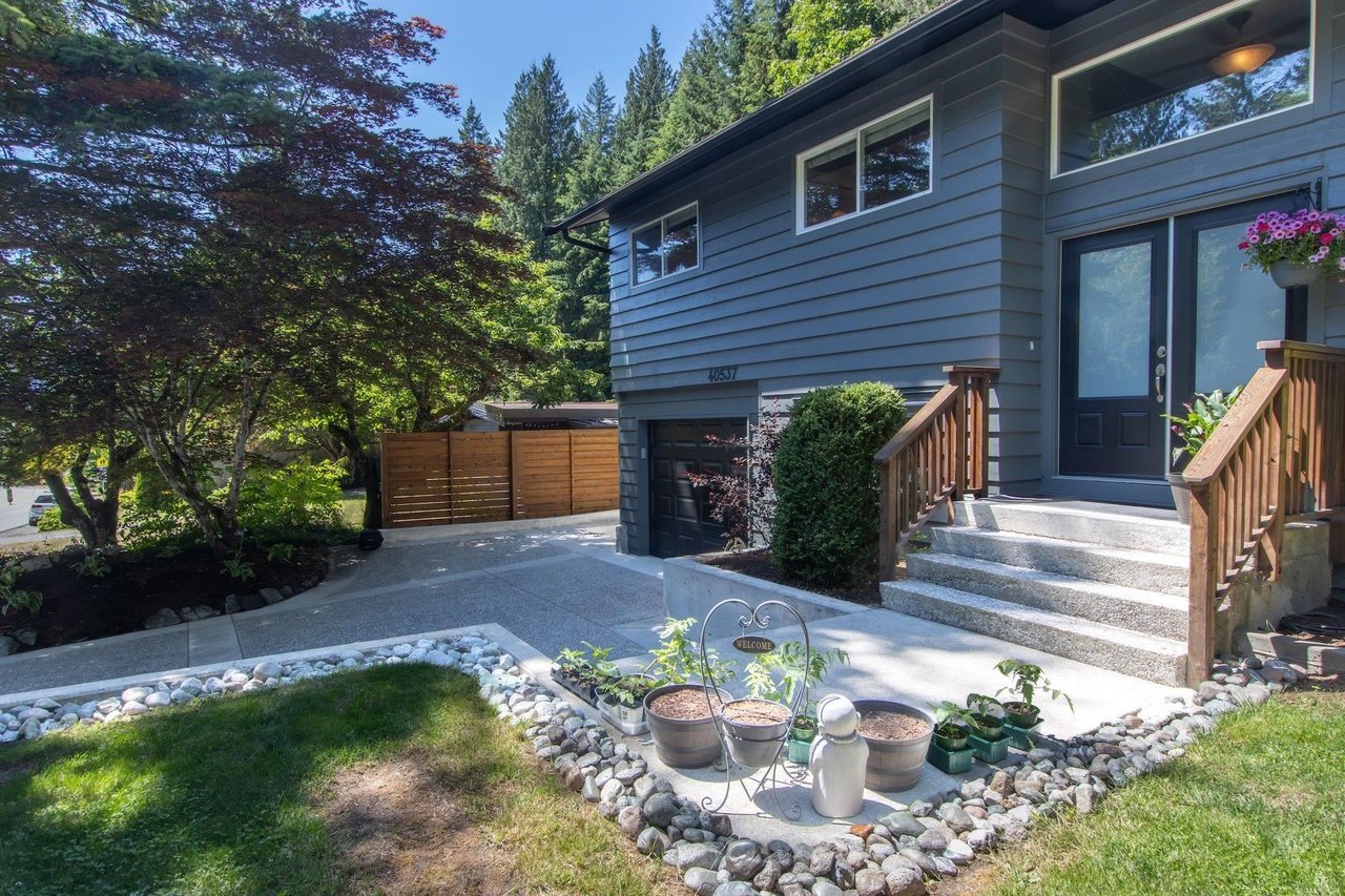 40537 N Highlands Wy