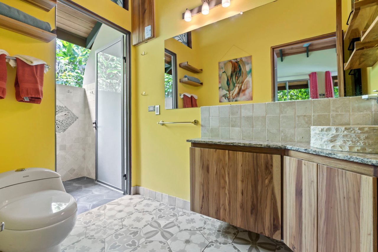 Casa Loro Verde,  Rainforest Jungle Retreat Home on 5.24 Acres in Portalon!