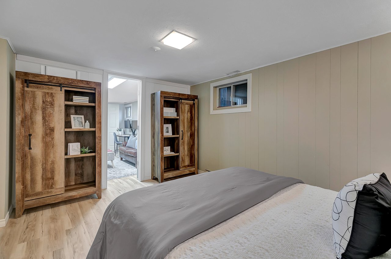 44 Elizabeth St S