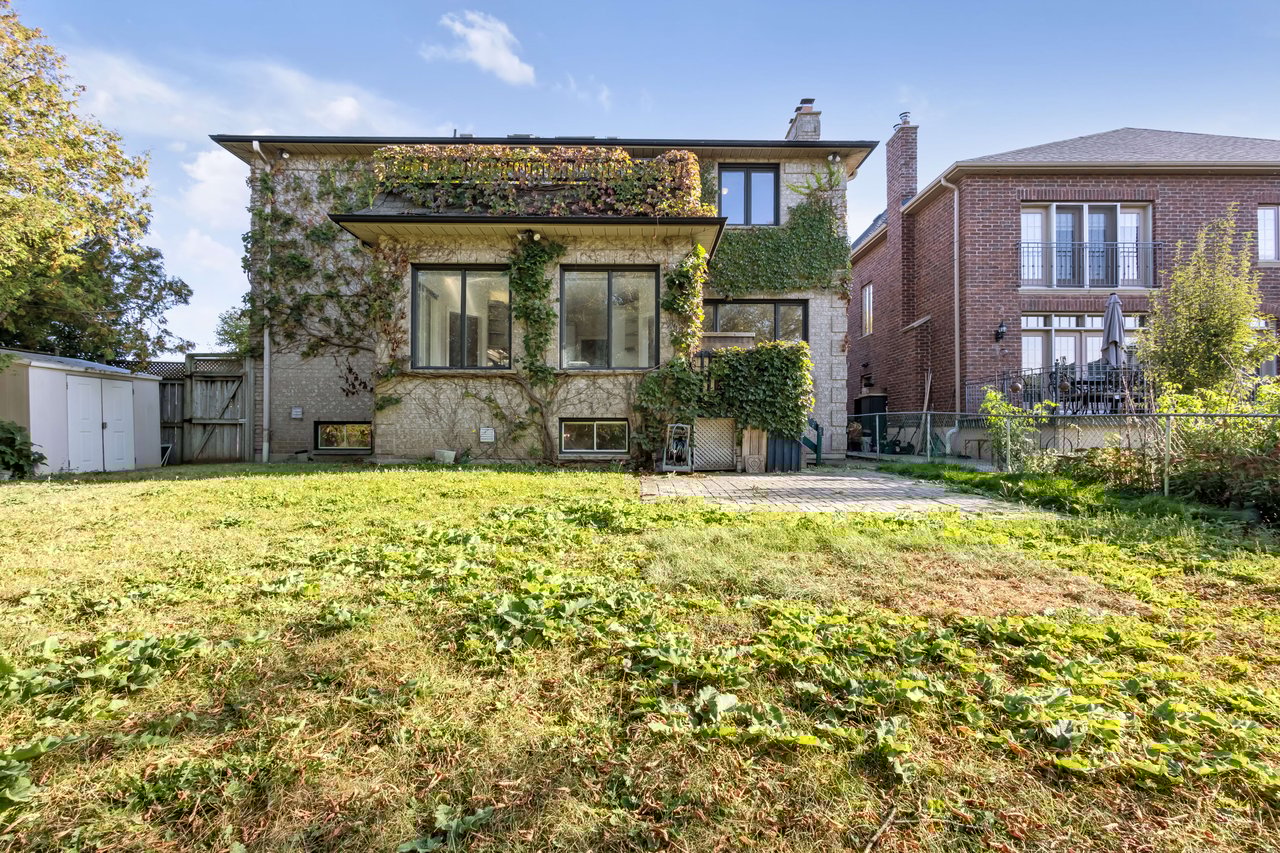 116 Regina Ave