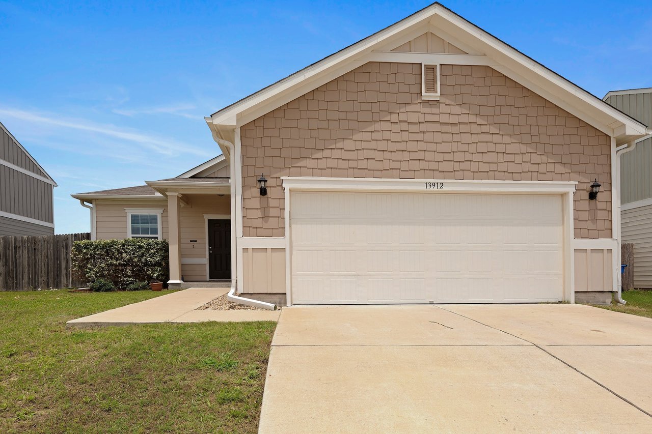 13912 Mark Christopher Way, Manor