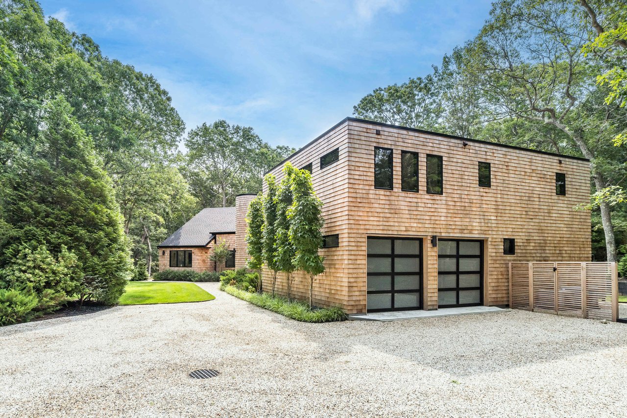 25 Alewive Brook Road, East Hampton