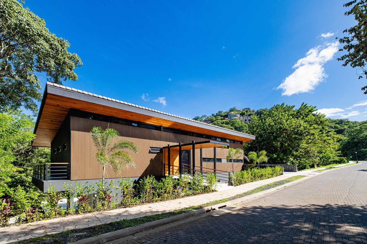 Contemporary Pool Residence, Tamarindo, Guanacaste