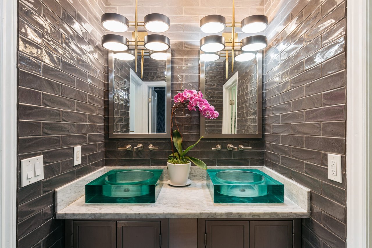 Stunning Modern View Home perched at the top of Glassell Park