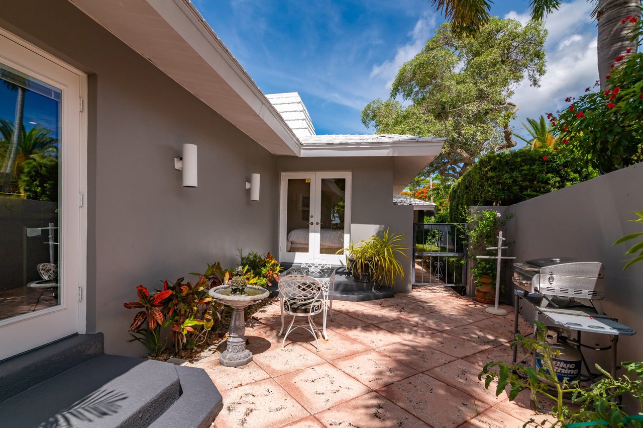Prestigious Address in Lido Shores