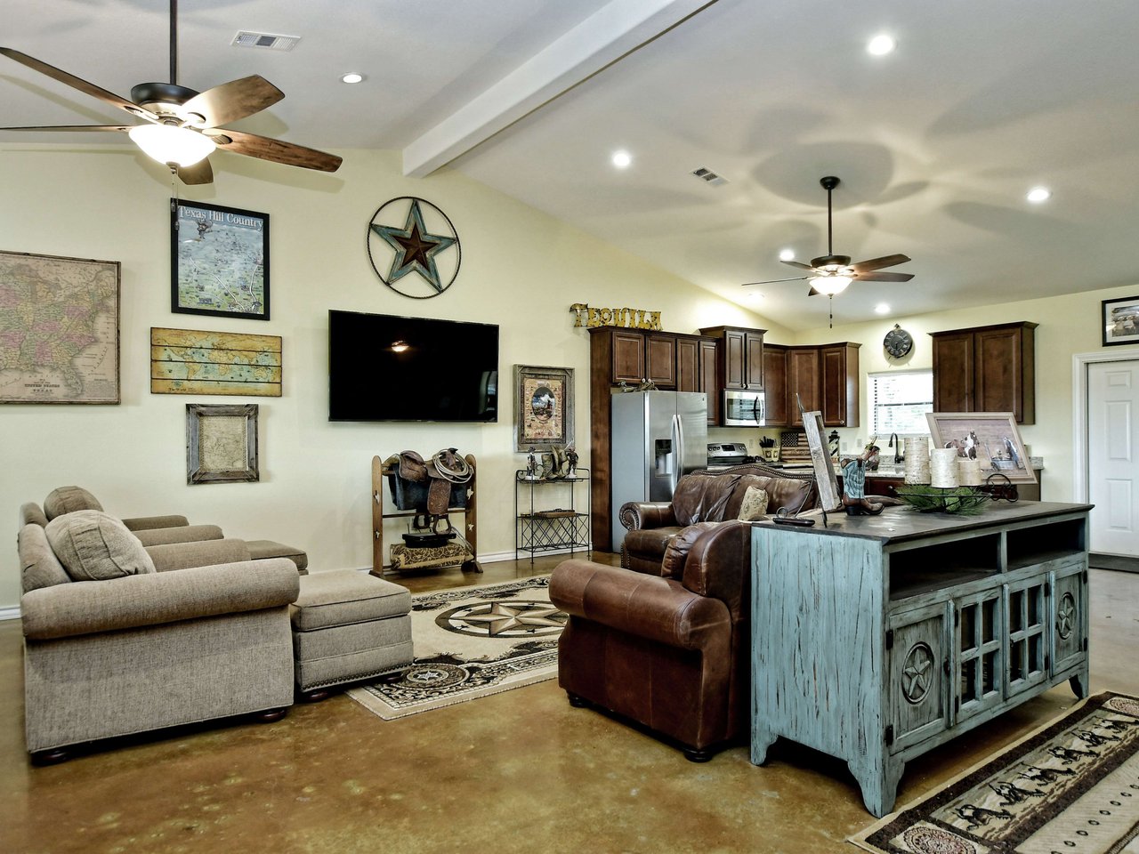 1138 Skyline Dr