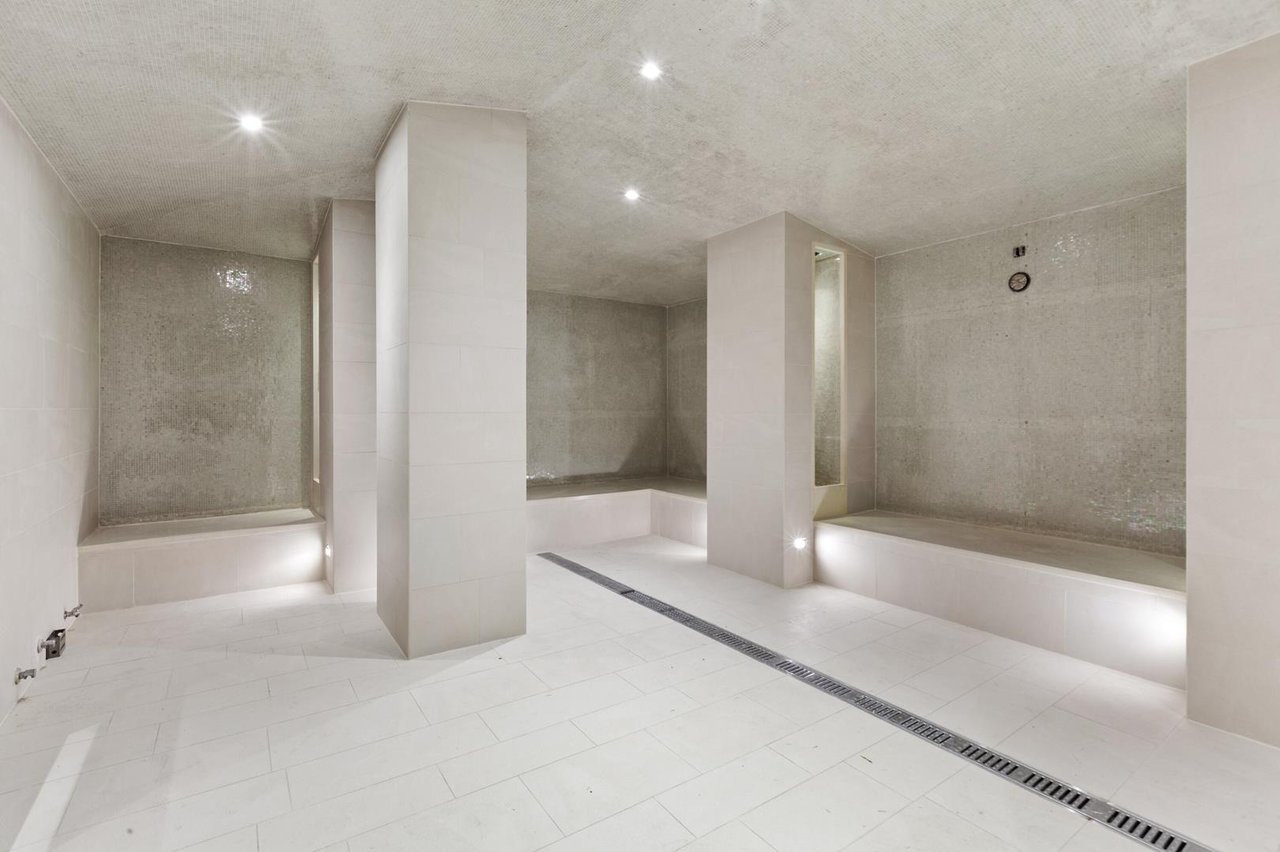 20 Pine Street, Apt 2503