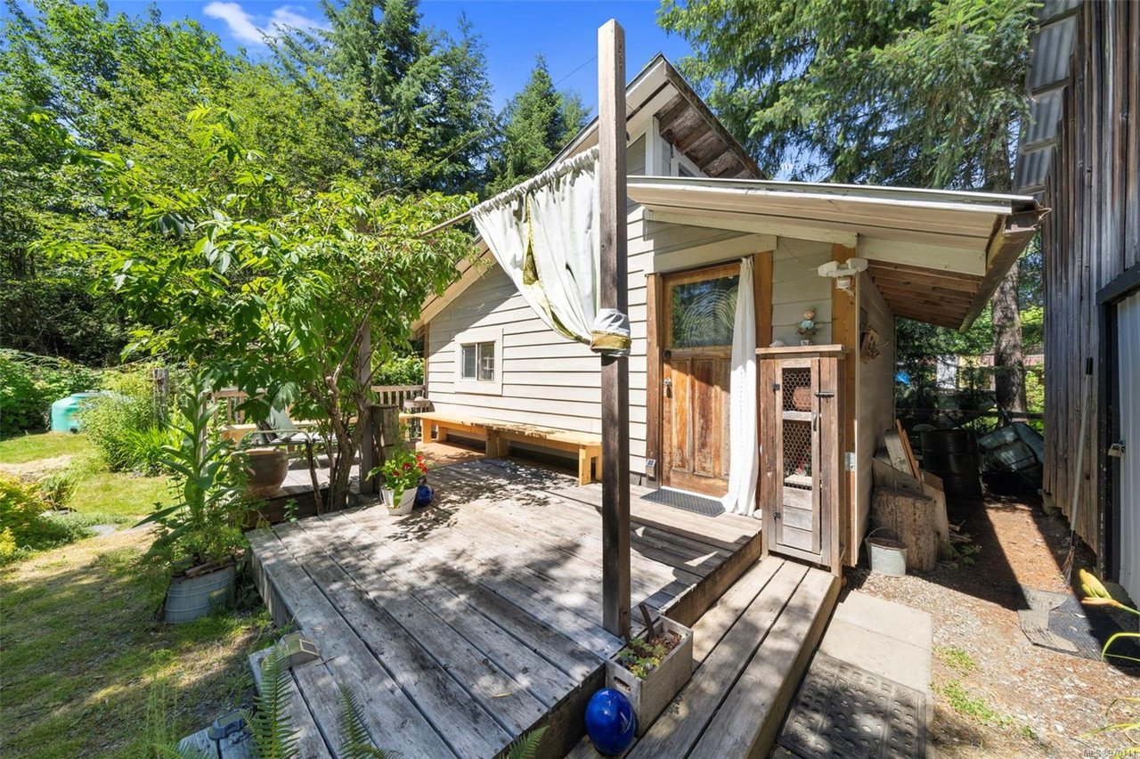 10226 South Shore Rd, Honeymoon Bay