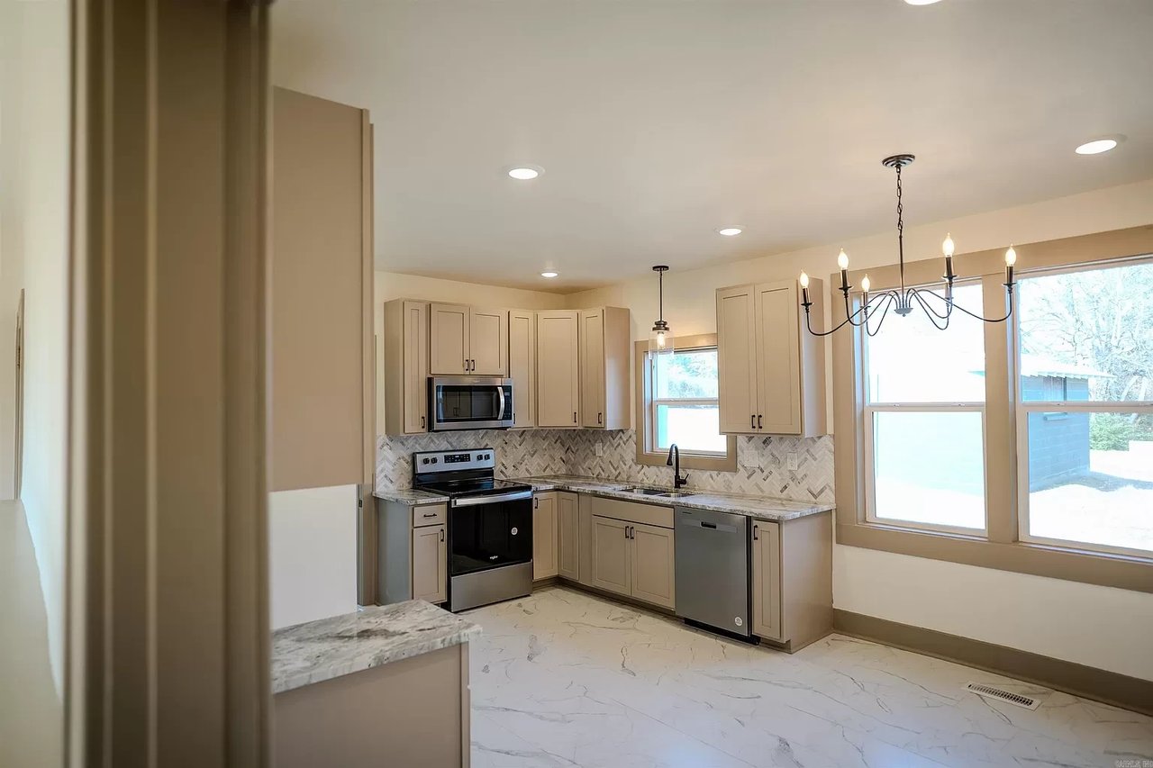 214 E Maple