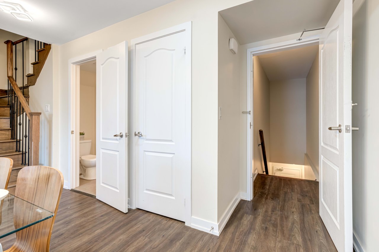 112-2 Dunsheath Way