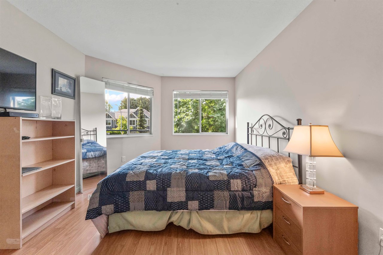 112-7840 Moffatt Rd