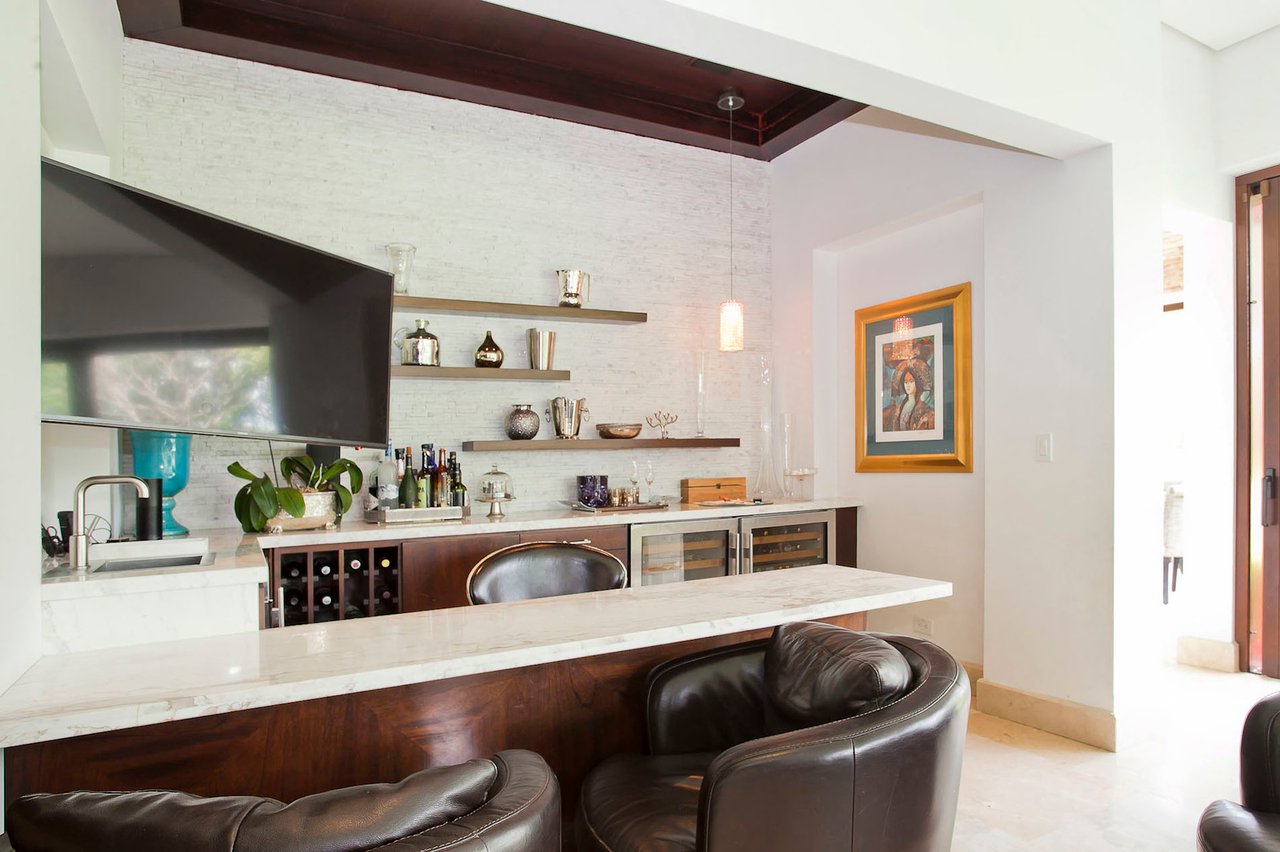 Grand Golf Course Luxury Estate, Curridabat, San Jose
