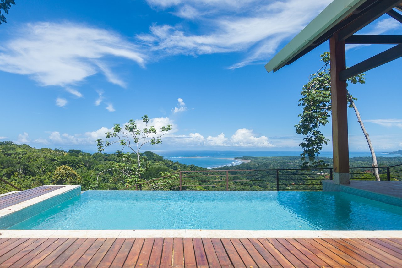 Luxury Infinity Pool Property, Uvita, Puntarenas