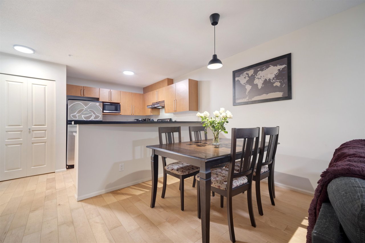 1131 Ross Rd