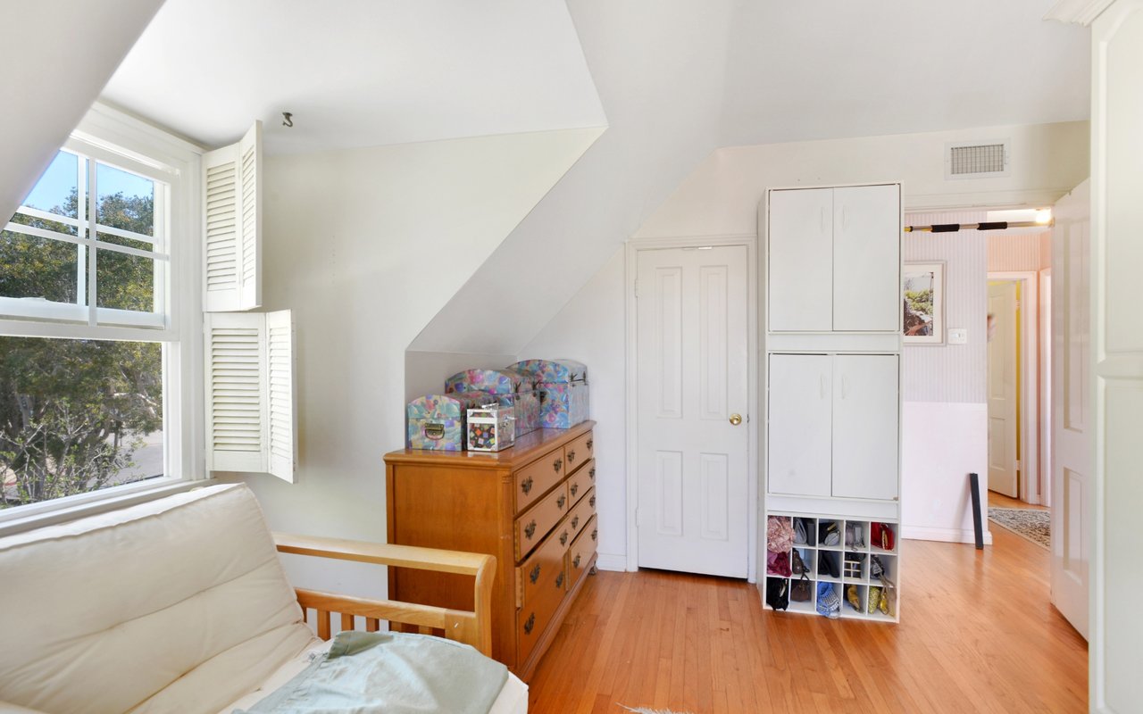 313 Mount Holyoke Ave