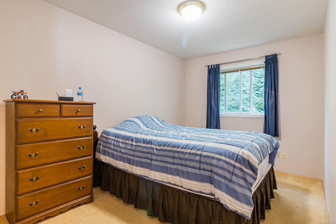 5270 Catalina Dr, Nanaimo