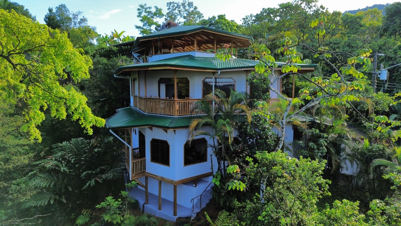 Discover the Charm of an Exotic Home in Las Tumbas, Costa Rica