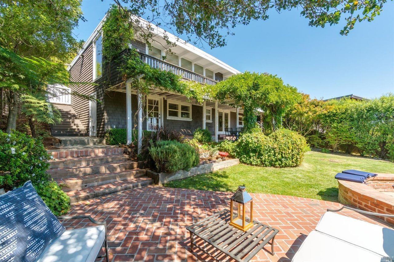 64 Alta Vista Ave