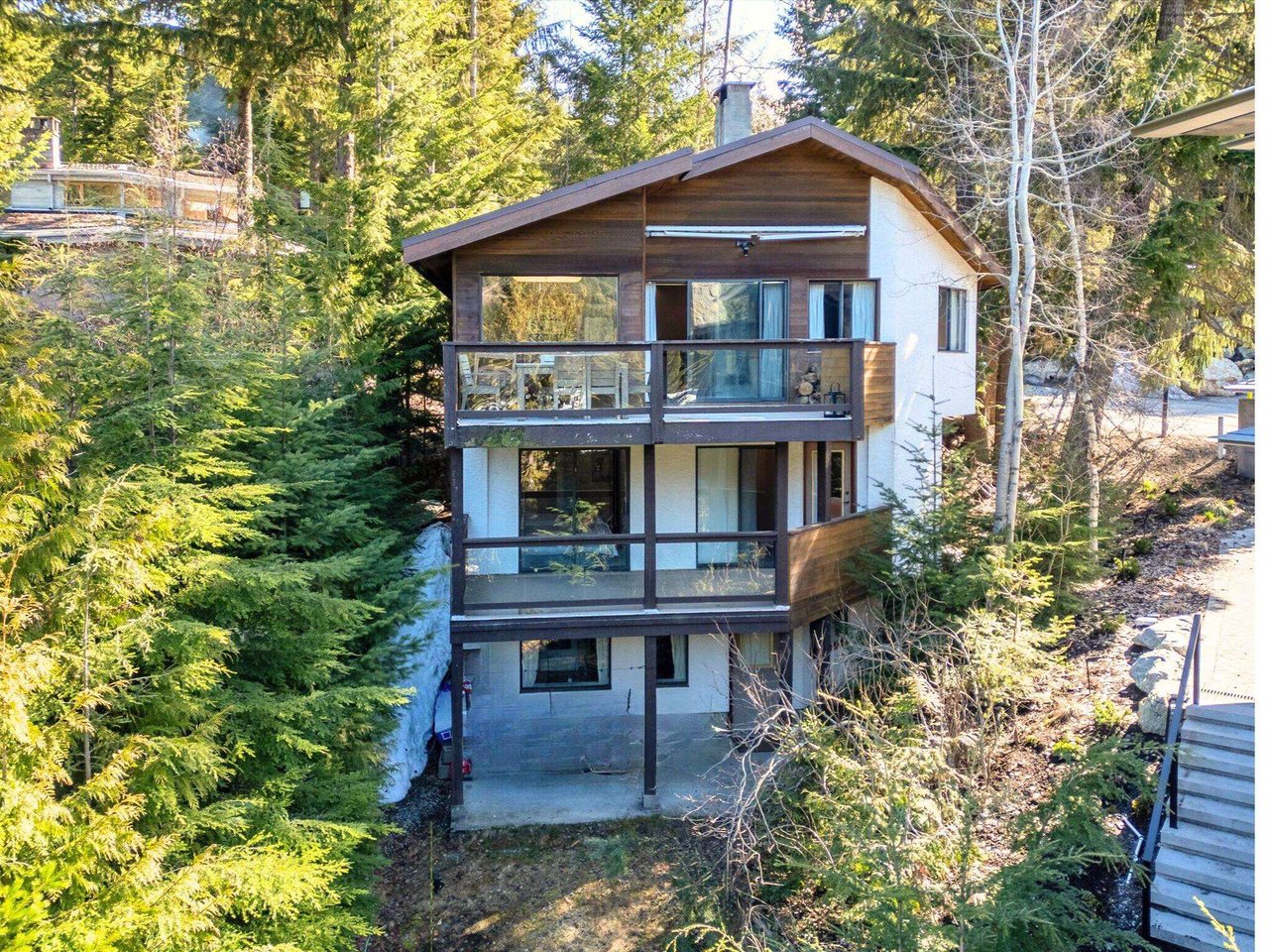 3300 Archibald Wy