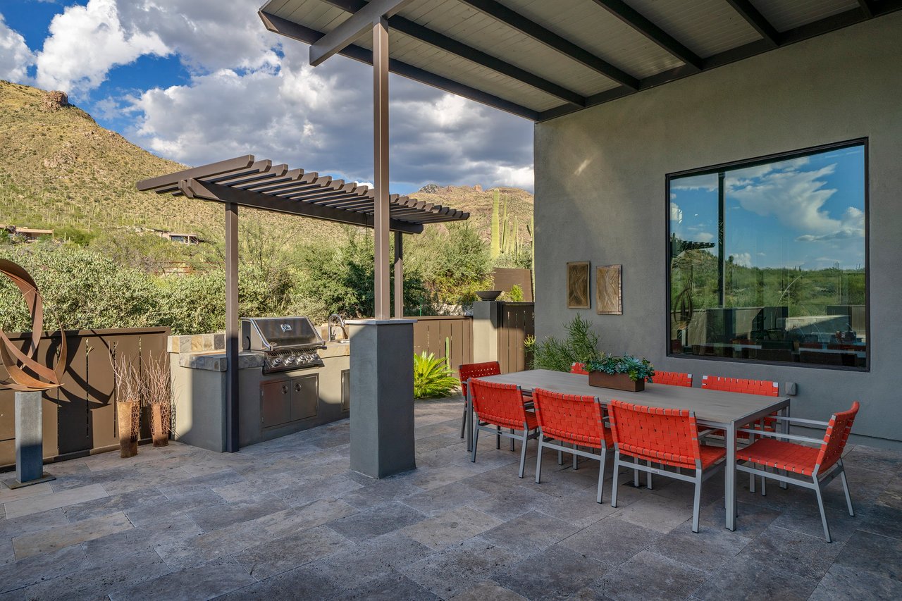 8005 N Barrel Cactus Drive