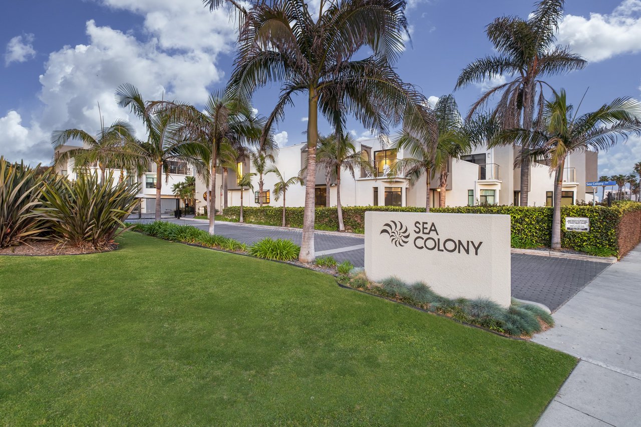 18 Sea Colony Drive