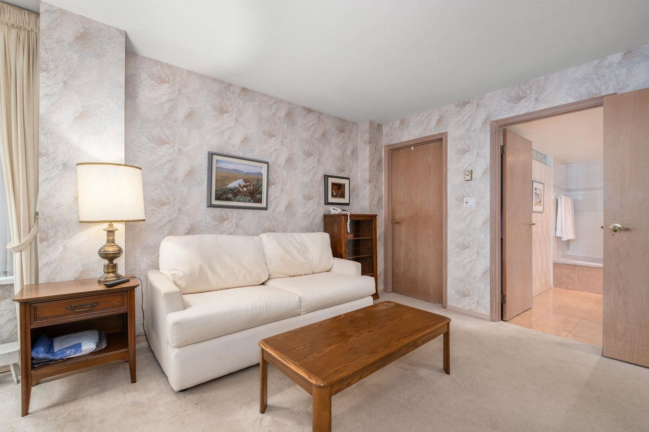 101-1427 Duchess Ave