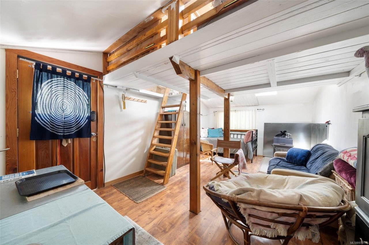 10226 South Shore Rd, Honeymoon Bay