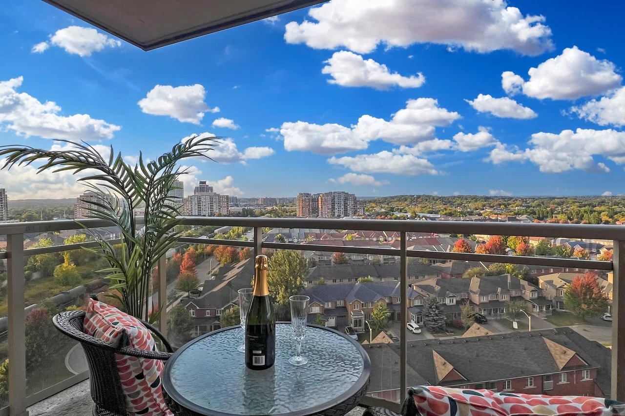 75 King William Cres Unit: LPH13