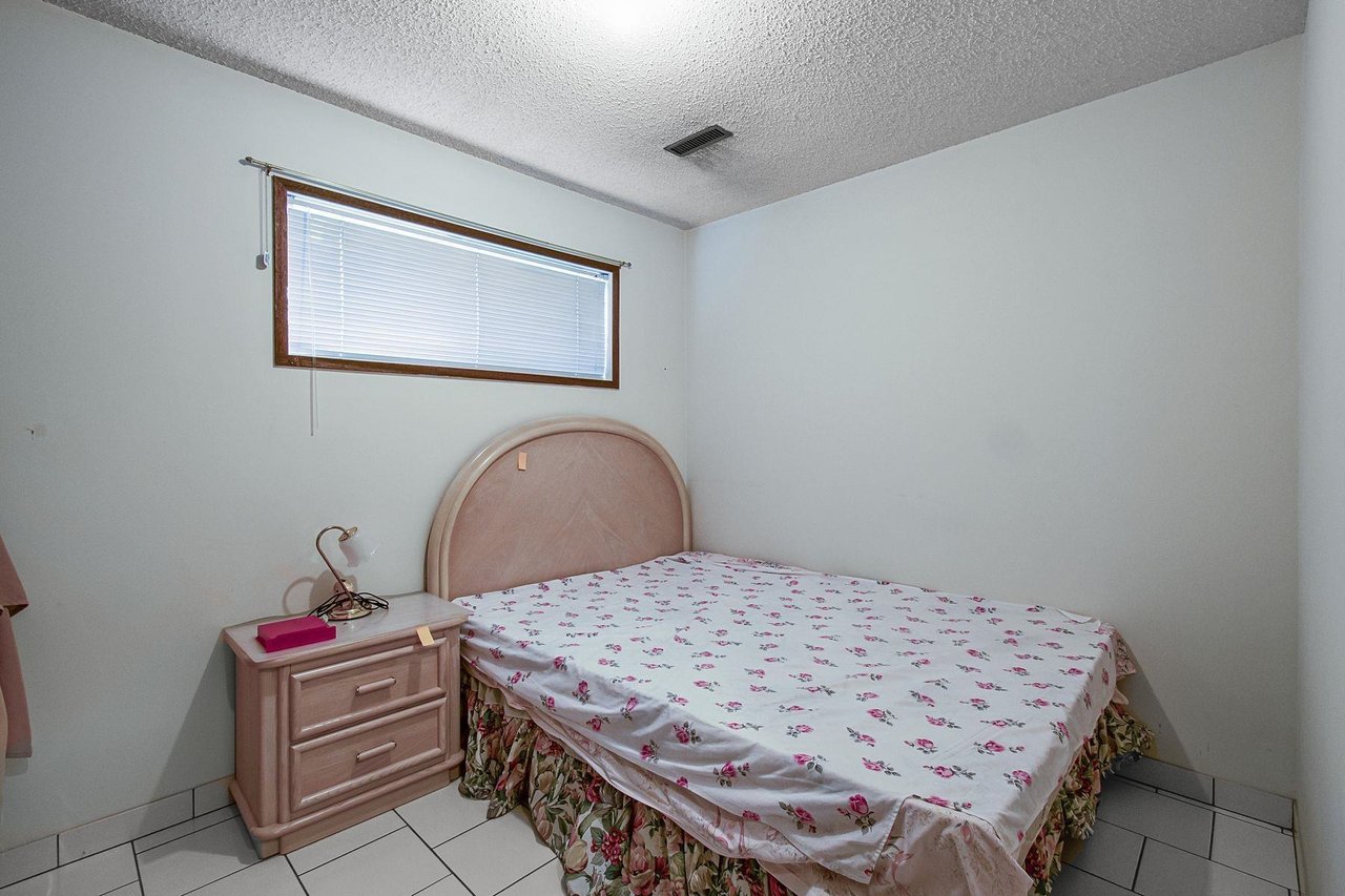 2920 Camrose Dr